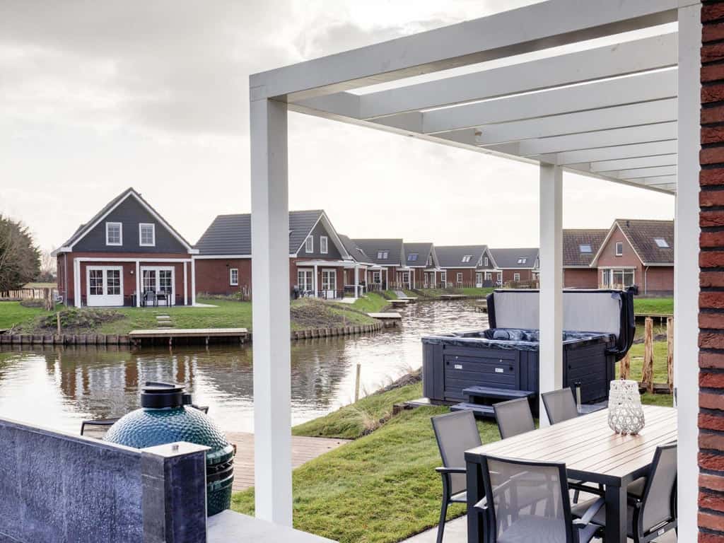 Europarcs Ijsselmeer Watervilla Wellness Deluxe Personen