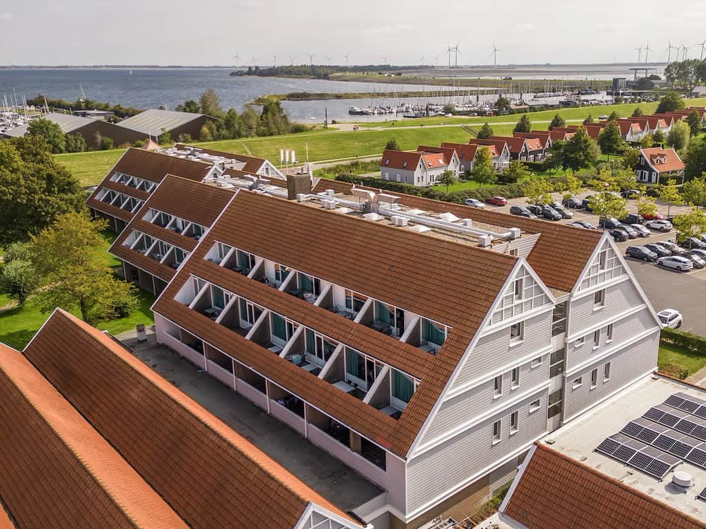 Impressie van het complex met appartement Comfort 5K voor 4 personen en 1 baby op Summio Parc Aquadelta in Bruinisse
