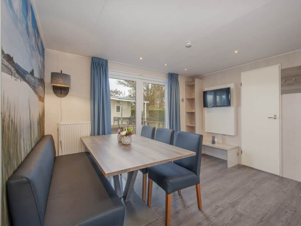 Impressie van het interieur in het 6-persoons chalet RP6A op Roompot Beach Resort in Zeeland