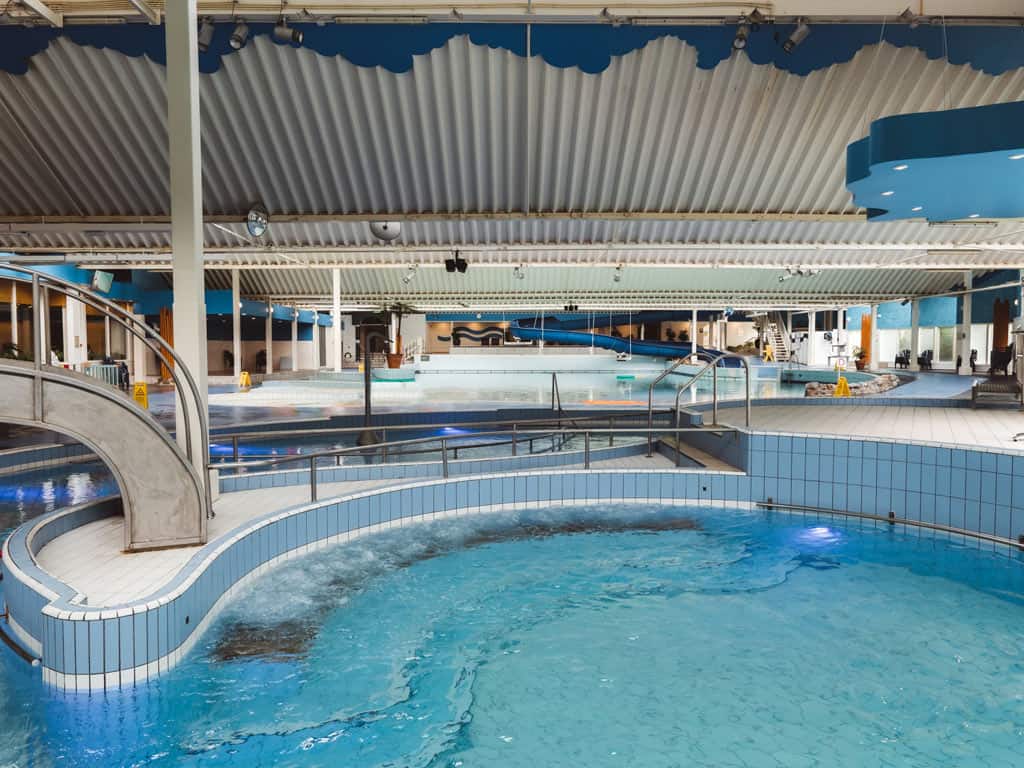 Impressie van het zwembad op Roompot Beach Resort in Kamperland