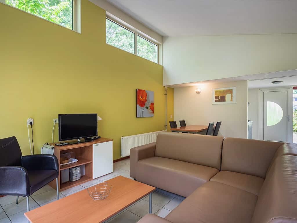 Impressie van de inrichting van de 4-persoons bungalow 4C op vakantiepark Summio Parcs de Berkenhorst