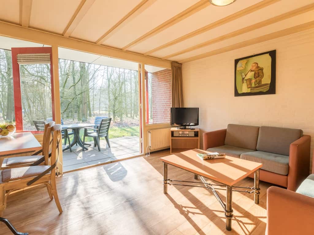 Impressie van de inrichting van Roompot Klein Vink bungalow KVA4, een huisje voor 4 personen in Arcen