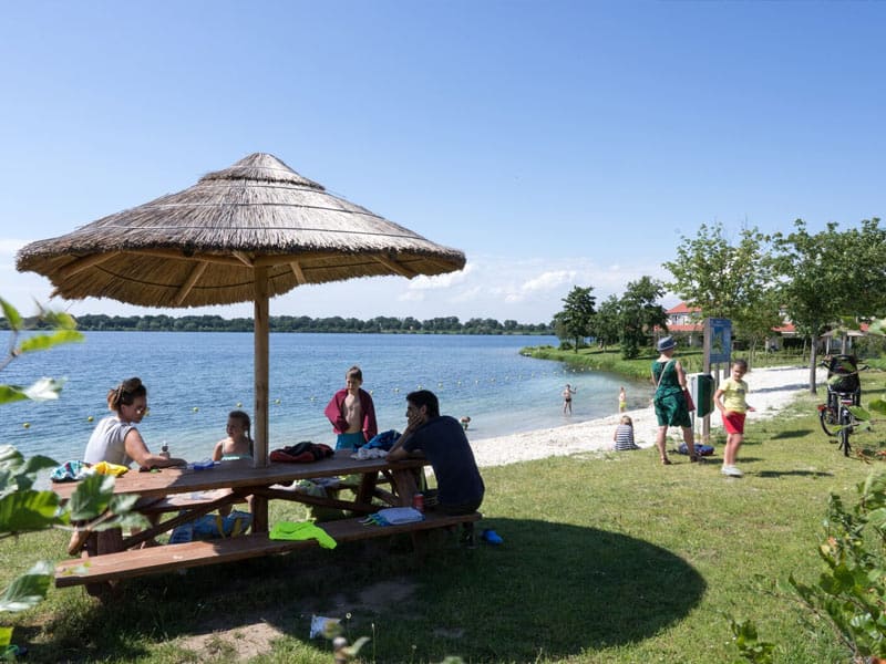 Het strandje bij Resort Boschmolenplas in Heel