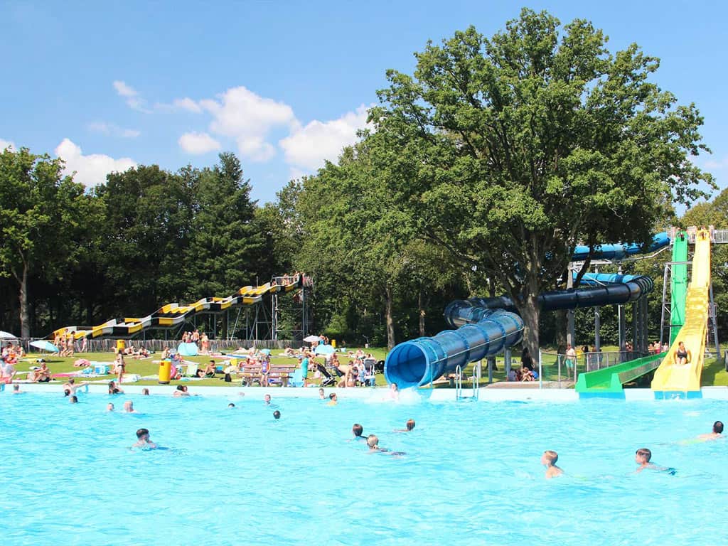 Impressie van het zwembad bij Waterspeelpark Splesj op Molecaten Park Bosbad Hoeven