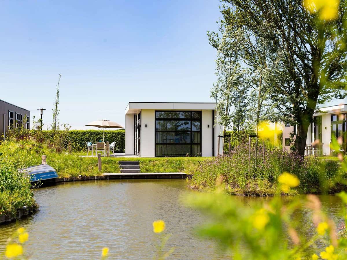Impressie van TopParken Park Westerkogge in Berkhout, een vakantiepark aan het water in Noord-Holland
