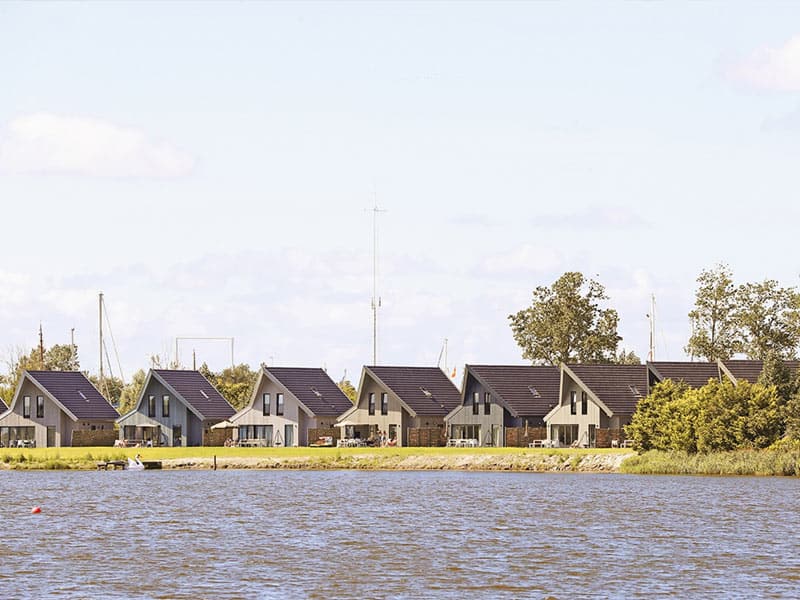 Luxe villa's met terras aan het water
