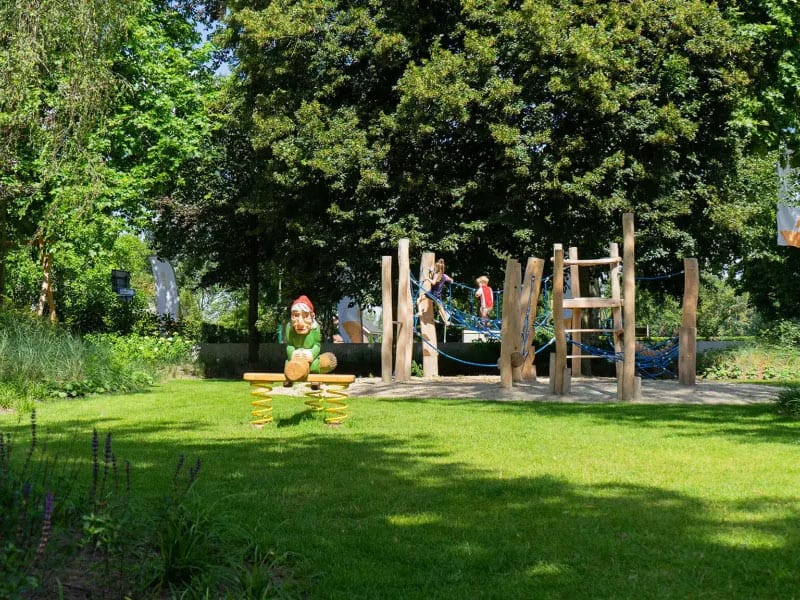 Een van de speeltuinen op het resort