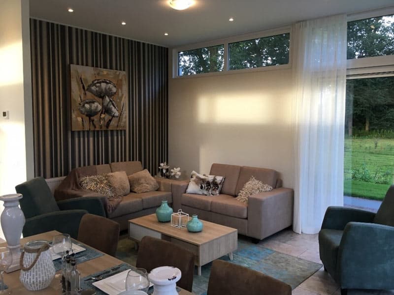 Impressie van de woonkamer in het 6-persoons chalet