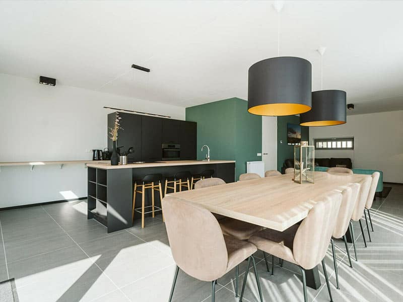 Impressie van de keuken in het vakantiehuis Luxe voor 10 personen, op Ridderstee Ouddorp Duin