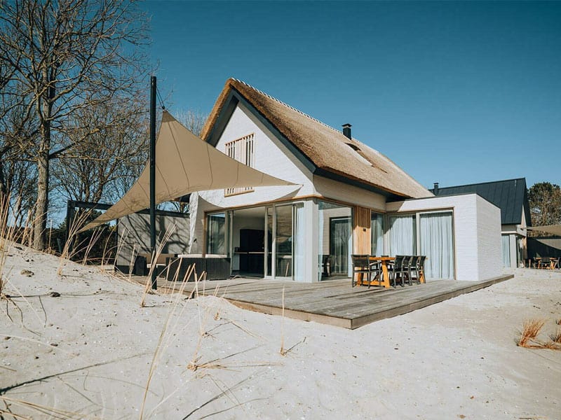 Impressie van het terras bij het vakantiehuis Luxe voor 10 personen, op Ridderstee Ouddorp Duin