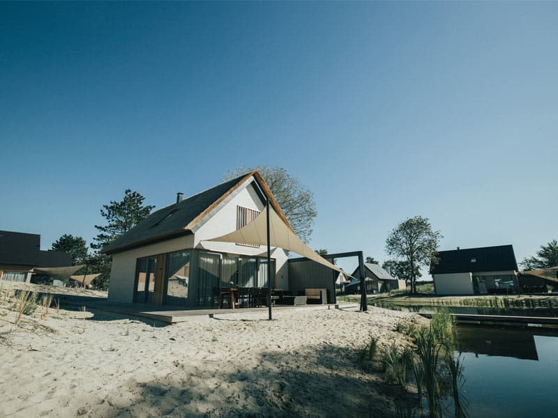 Impressie van het terras bij het vakantiehuis Luxe voor 6 personen, op Ridderstee Ouddorp Duin