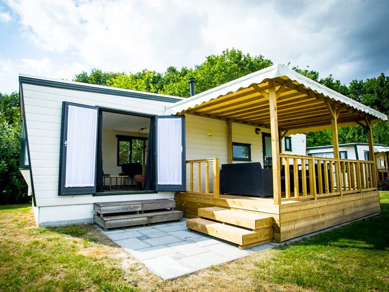 Impressie van de veranda bij chalet Veranda op Recreatiepark Duinhoeve