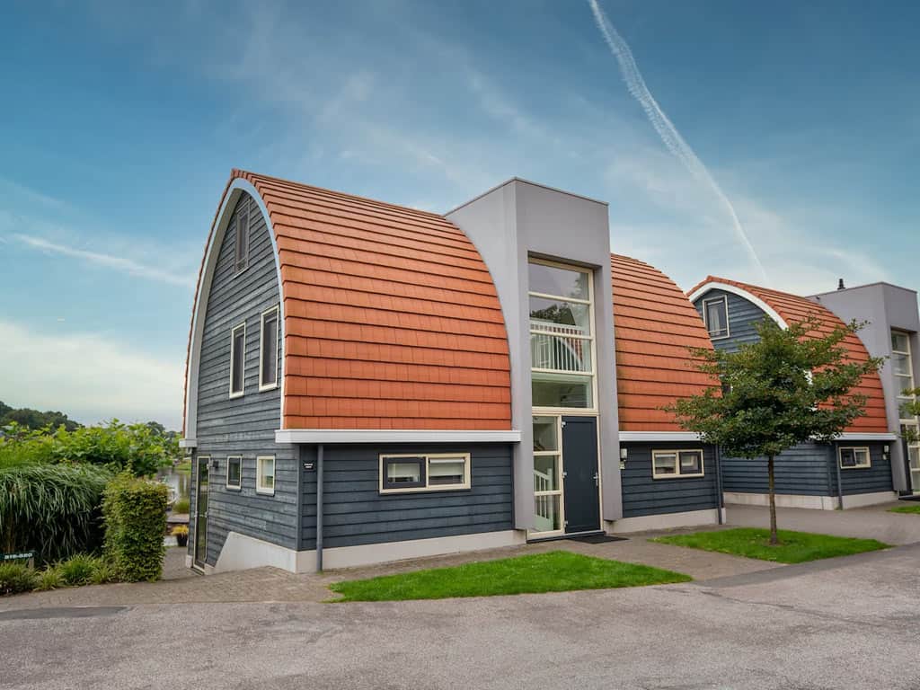 Impressie van de luxe bungalow voor 10 personen op Summio Waterpark De Bloemert 10LZ met privé-zwembad