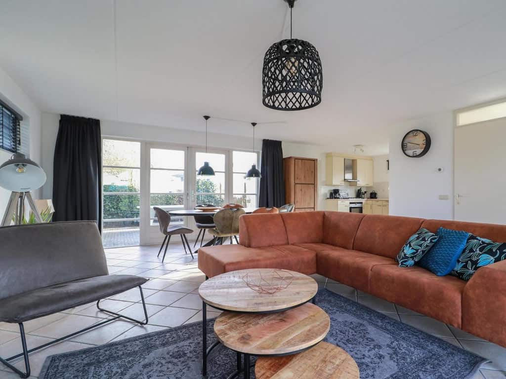 Impressie van de 6-persoons Beach Resort Makkum Duinvilla