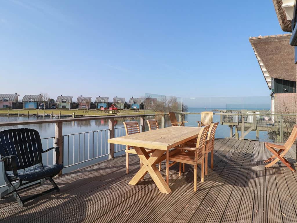 Impressie van de 6-persoons Makkum Beach Resort Vissersvilla