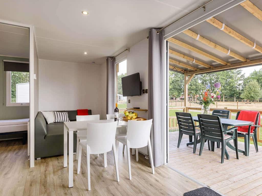 Impressie van het 4-persoons chalet op vakantiepark De Twee Bruggen 'Veranda' in de Achterhoek