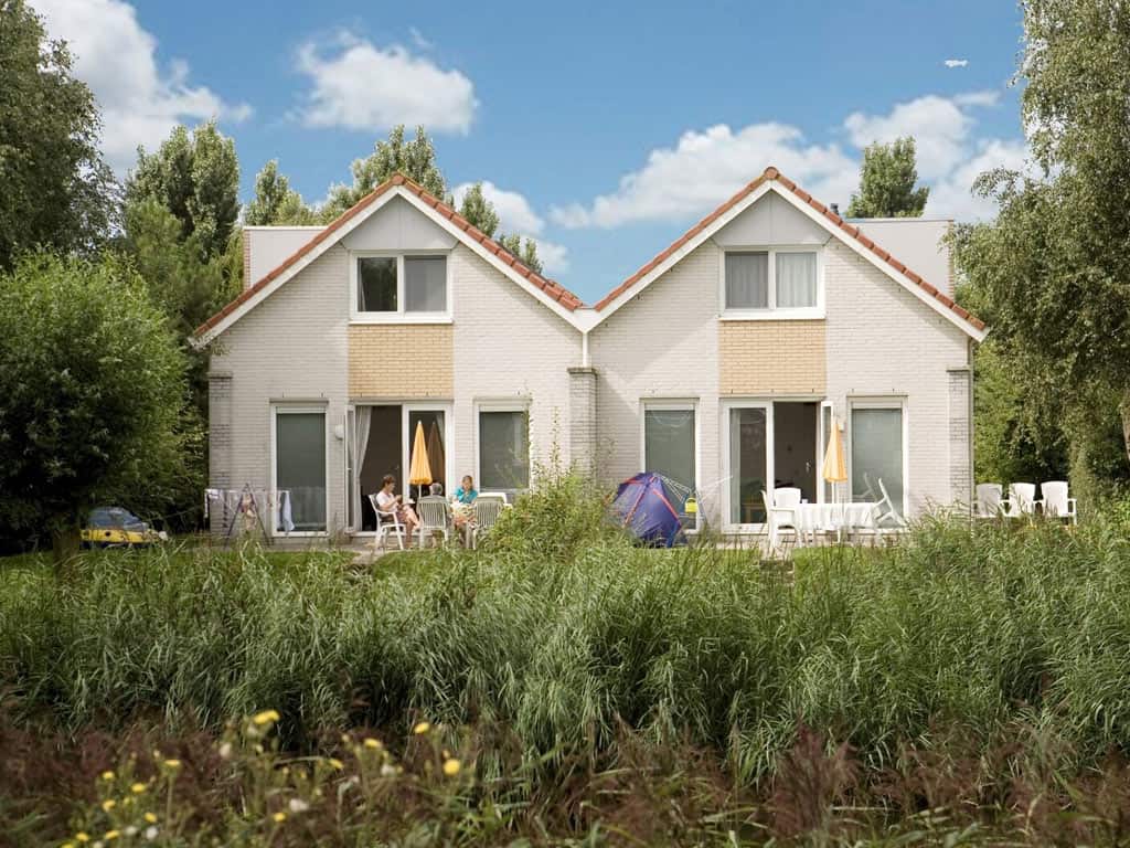 Impressie van de bungalow Schakel+ voor 5 personen op Beach Resort Makkum