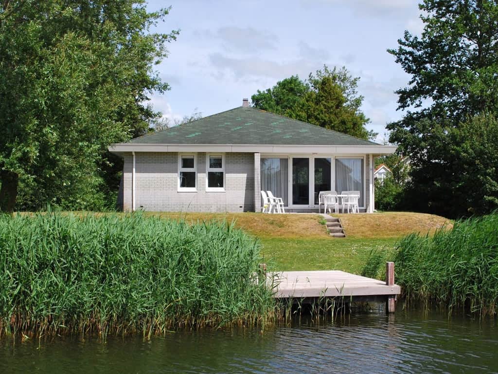 Impressie van de luxe bungalow Star+ voor 5 personen op Beach Resort Makkum