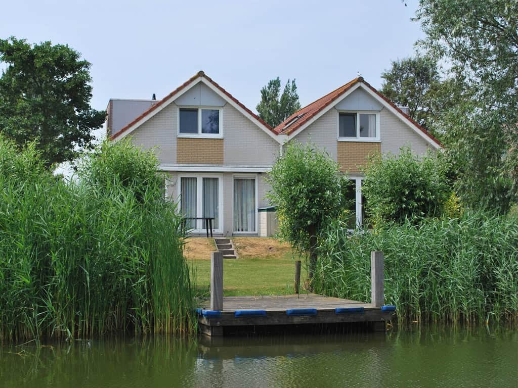 Impressie van de bungalow Schakel voor 6 personen op Beach Resort Makkum