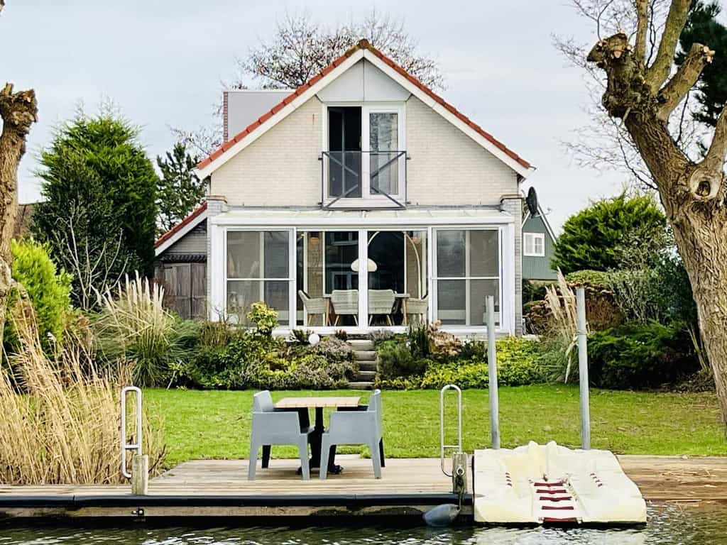Impressie van de bungalow Solo+ voor 6 personen op Beach Resort Makkum