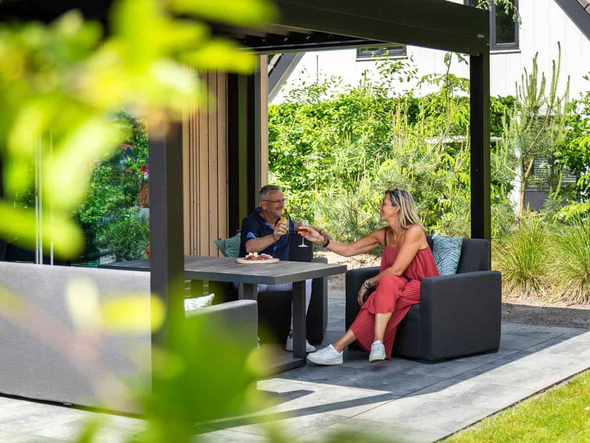 Impressie van een van de luxe lodges op vakantiepark Résidence Lage Vuursche van TopParken