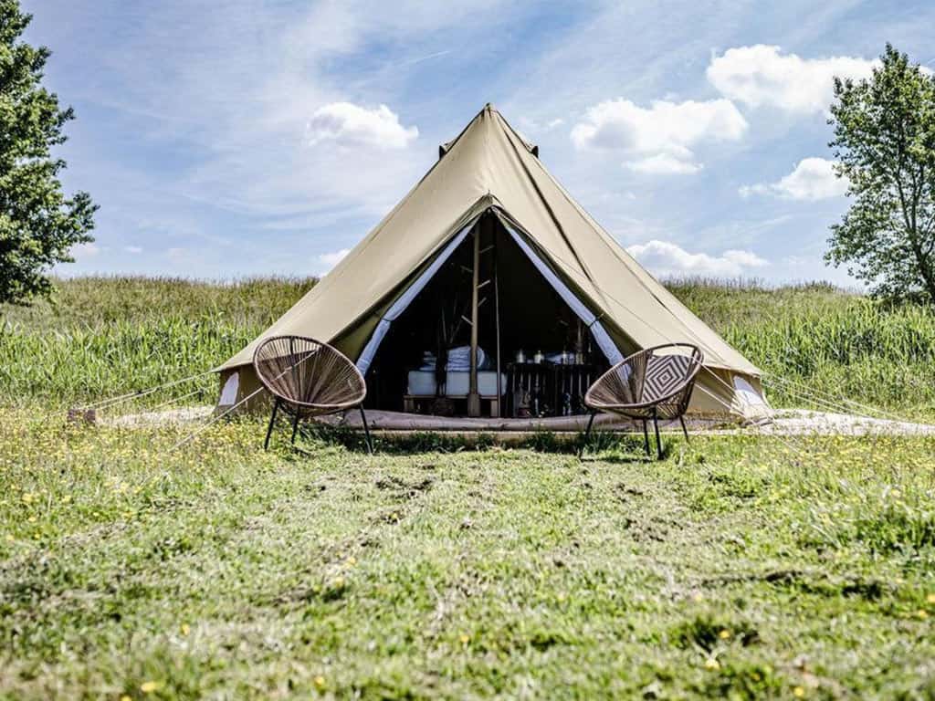 Impressie van de TinyParks Cast Away Bell tent voor 2 personen op het natuureiland Tiengemeten