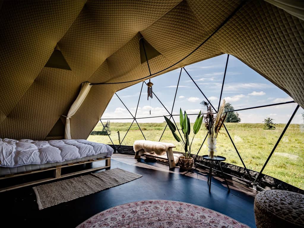 Impressie van een van de luxe tenten op TinyParks Cast Away