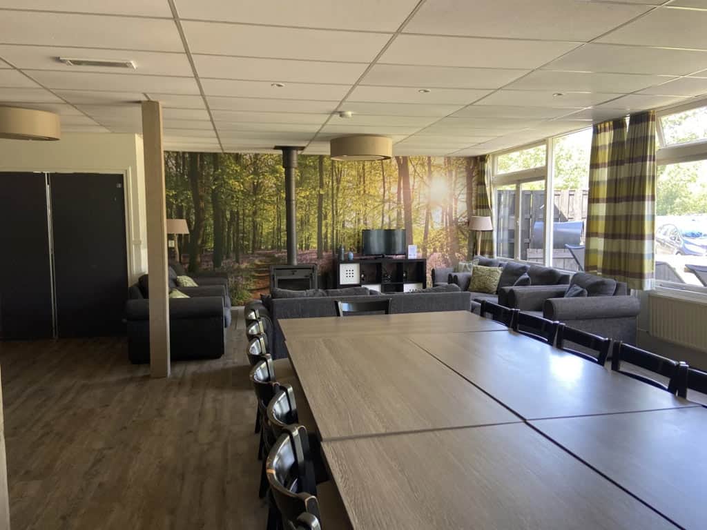 Impressie van de inrichting van de 2-persoons RCN de Noordster groepsaccommodatie de Komeet in Dwingeloo