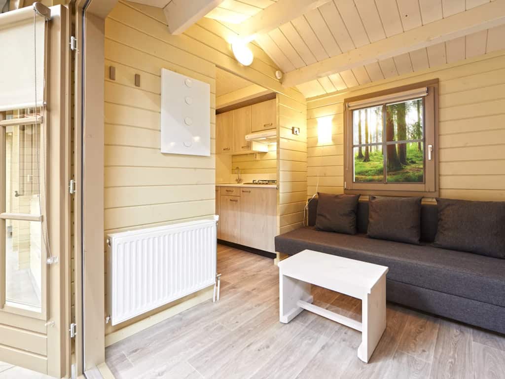 Impressie van de inrichting van het 4-persoons RCN de Noordster kampeerchalet de Avondster in Dwingeloo