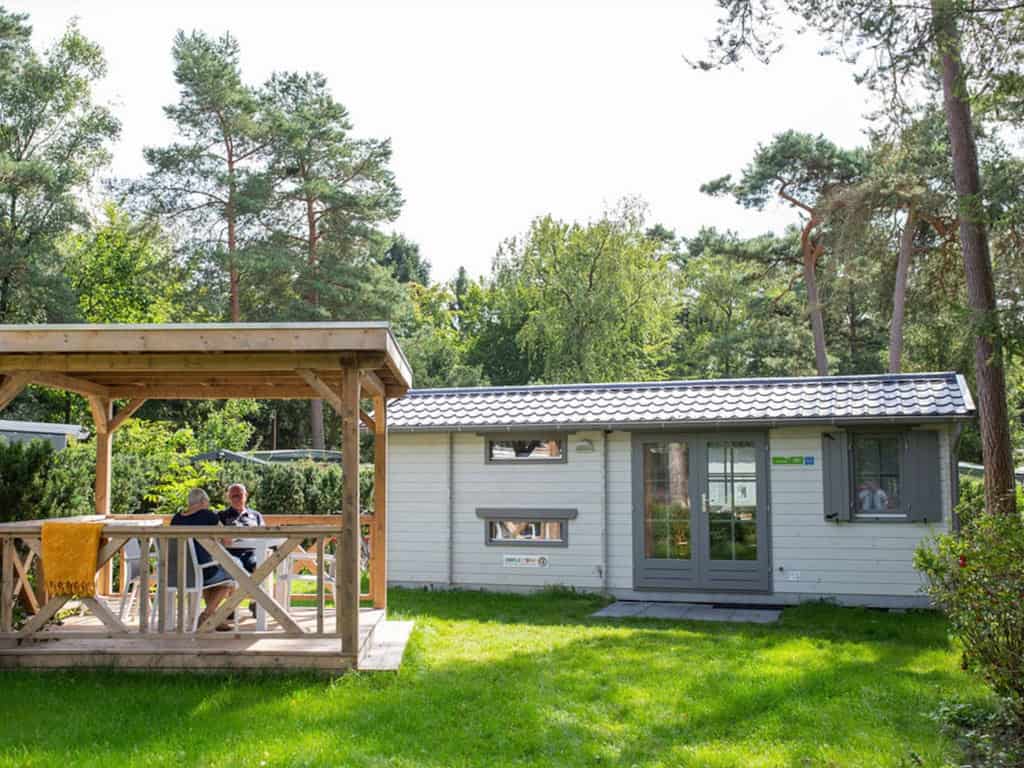 Impressie van kampeerchalet de Horst voor 4 personen op RCN het Grote Bos in Doorn