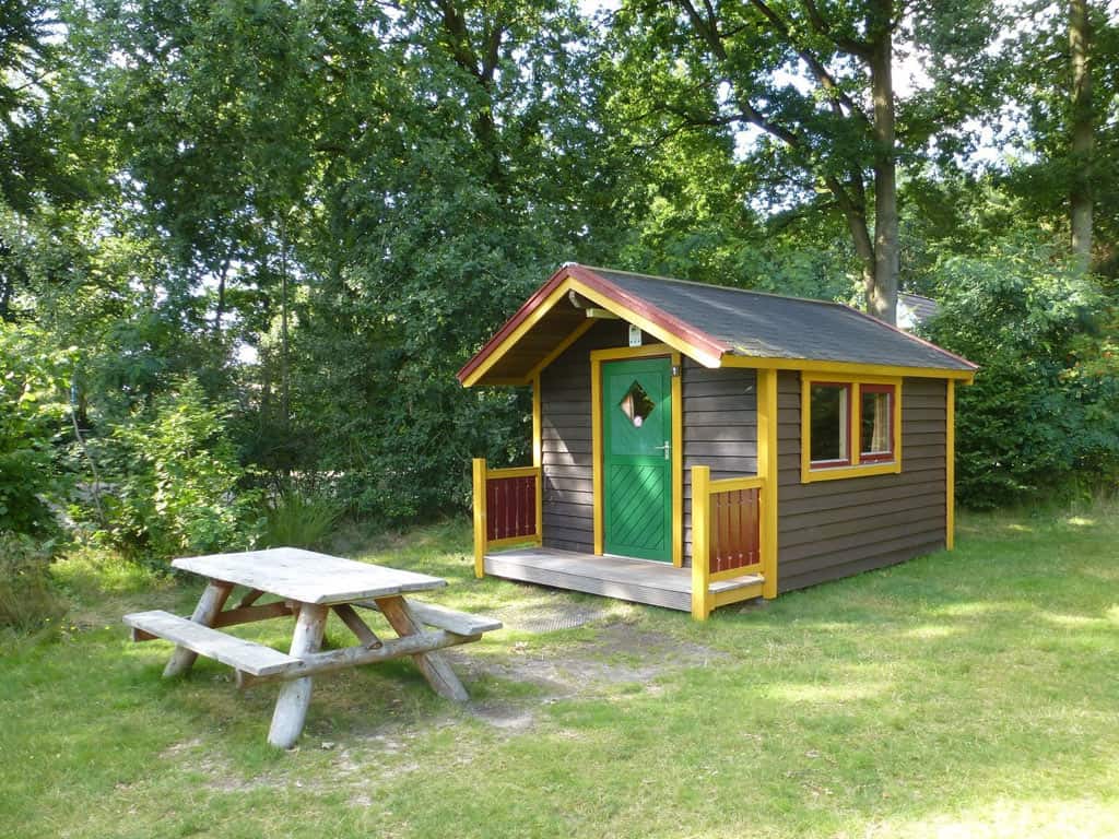 Impressie van de trekkershut voor 4 personen dat je kan huren bij Witterzomer in Assen, Drenthe