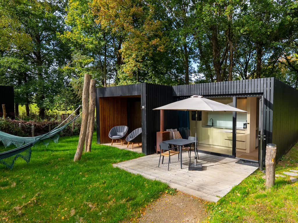 Impressie van lodge The Abbey voor 2 personen op Roompot Gulpen, in de heuvels in Limburg