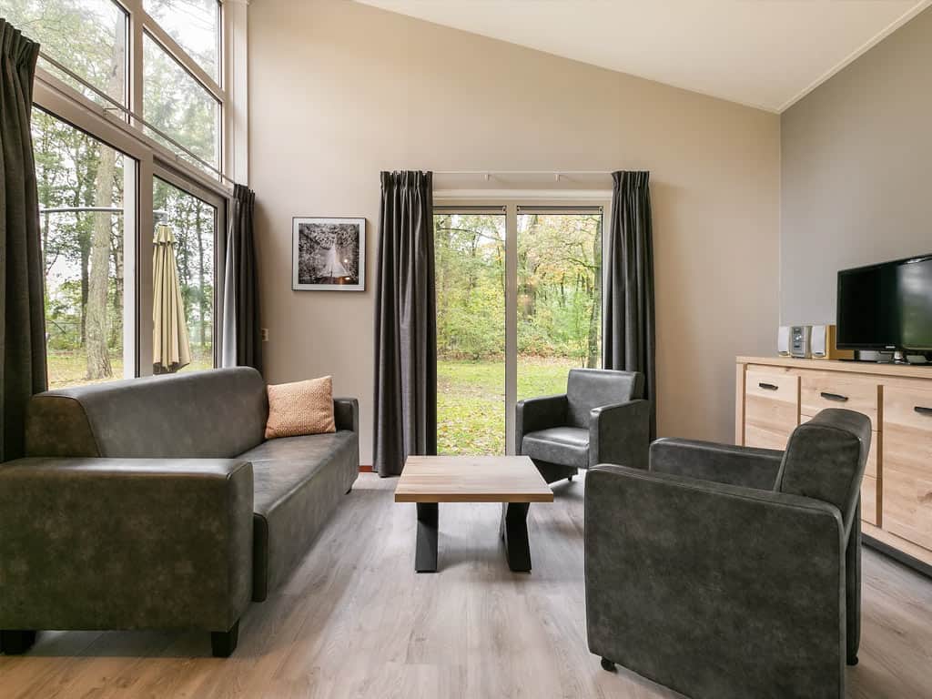 Impressie van de inrichting van de 4-persoons bungalow Comfort 4C op vakantiepark Summio Parcs de Berkenhorst