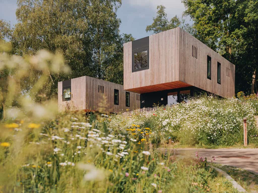 Impressie van enkele van de luxe lodges in de heuvels bij Roompot Gulpen