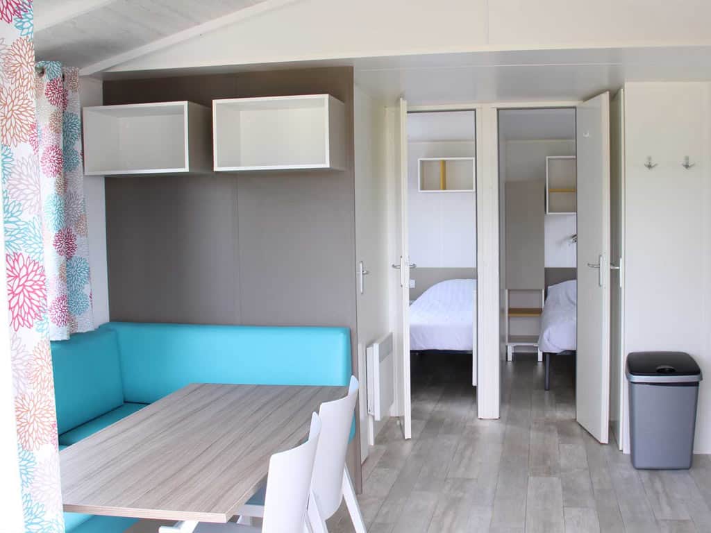 Impressie van het interieur van het 4-persoons chalet Krekel op Molecaten Park Waterbos op Voorne-Putten