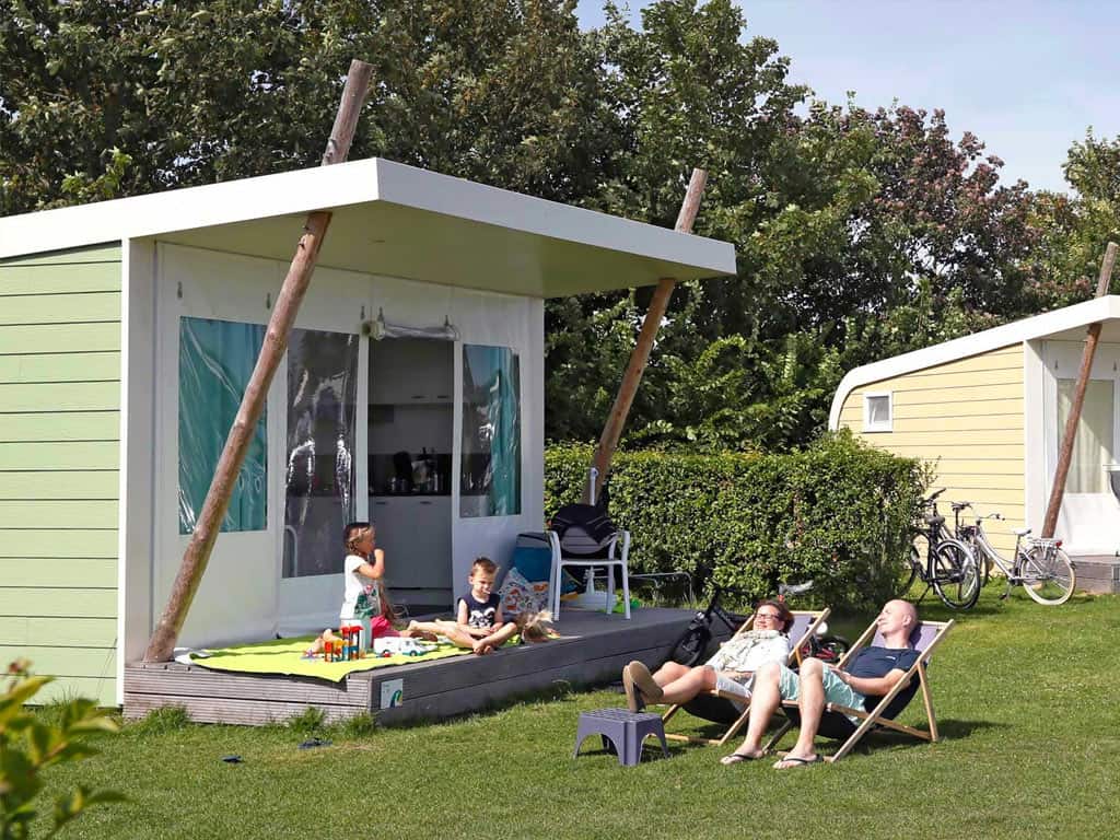 Impressie van kampeer cabin Vlinder voor 5 personen bij camping Molecaten Park Hoogduin in Cadzand, Zeeland