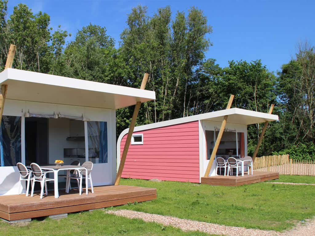 Impressie van kampeer cabin Vlinder voor 5 personen op Molecaten Park Rondeweibos in Rockanje
