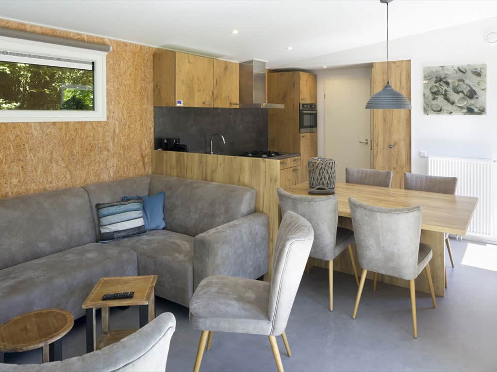 Impressie van het interieur in het 6-persoons chalet RP6C op Roompot Beach Resort in Zeeland