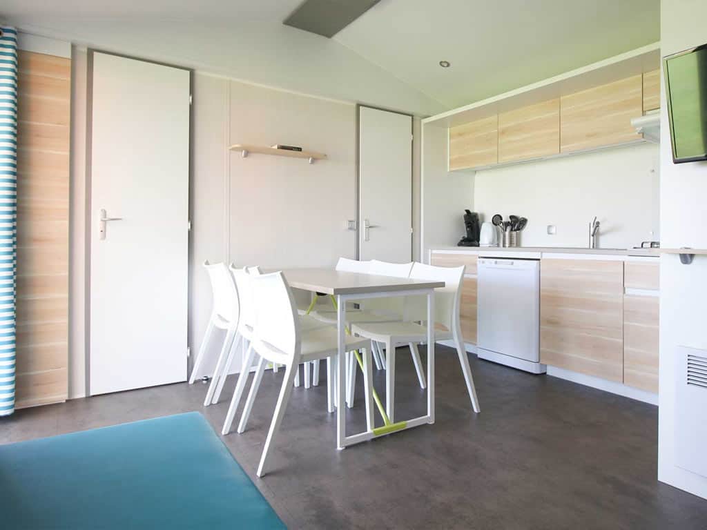 Impressie van het interieur van het 6-persoons chalet Zomerzon op Molecaten Park Waterbos op Voorne-Putten