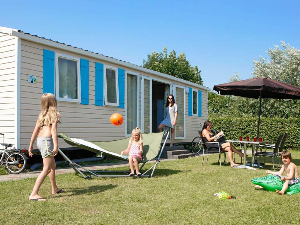Impressie van stacaravan Duintop voor 6 personen op Molecaten Park Rondeweibos in Rockanje