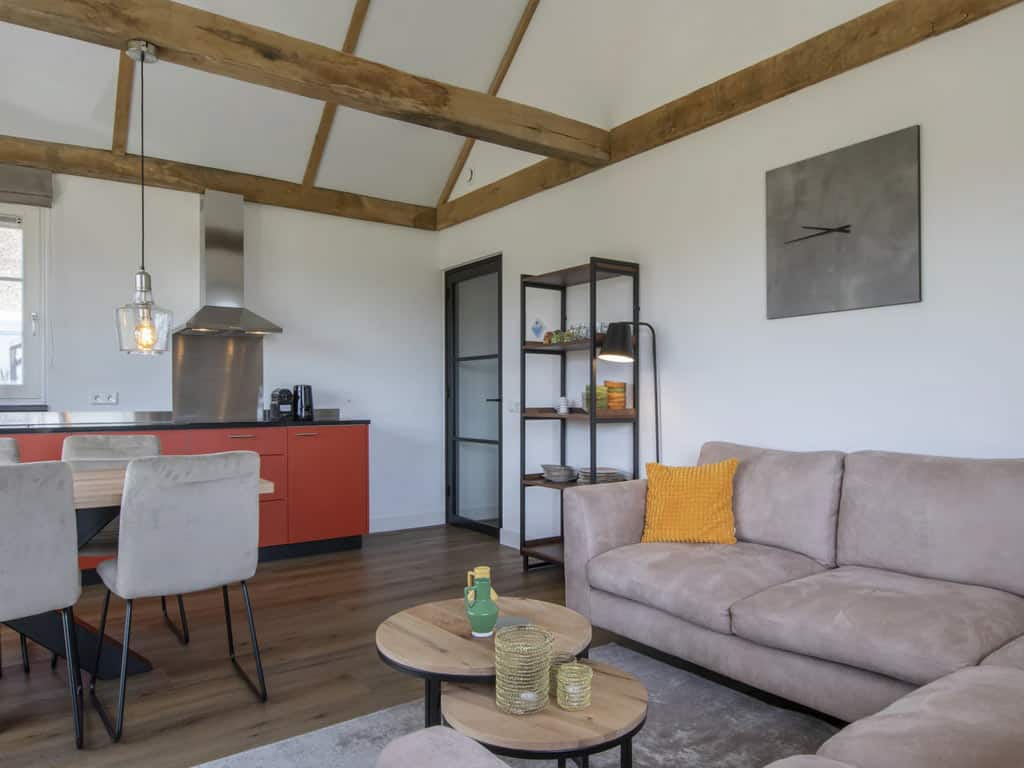 Impressie van het interieur van de luxe 6-persoons Roompot Villa 6B op vakantiepark De Heihorsten