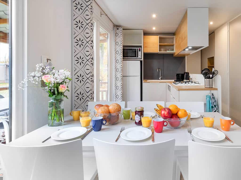 Impressie van het interieur van het 12-persoons chalet Hazelaar op Molecaten Park De Koerberg in Heerde