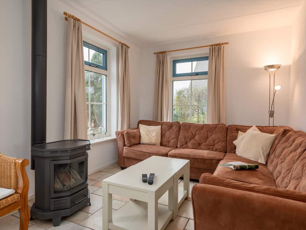 Impressie van de inrichting van de 6-persoons bungalow T6A op Roompot Kustpark Texel