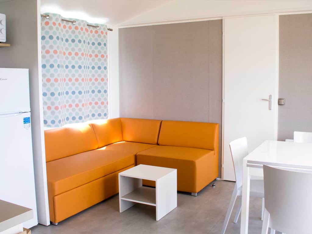 Impressie van het interieur in het 6-persoons chalet Pioen op Molecaten Park 't Hout in Bakkeveen