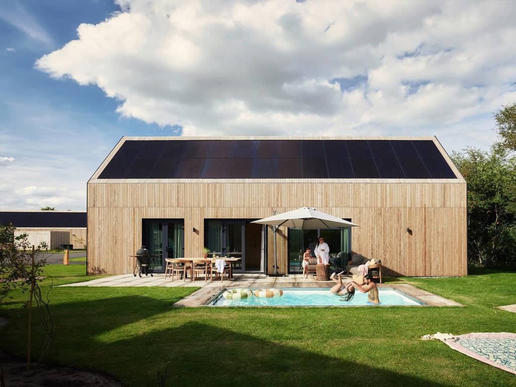 Impressie van de luxe Unbrick One met zwembad en sauna voor 6 personen op vakantiepark Roodewoud in Rolde, Drenthe