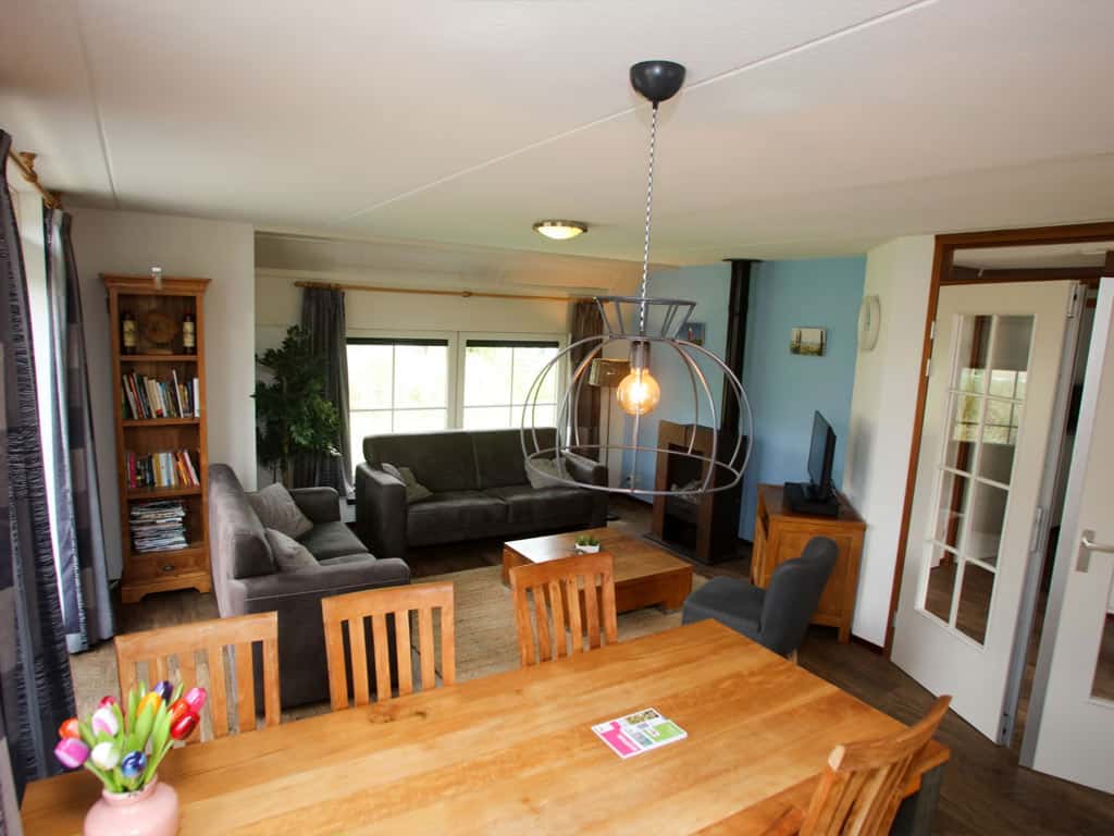 Impressie van de inrichting van de 6-persoons bungalow T6B Comfort op Roompot Kustpark Texel
