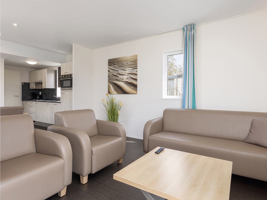 Impressie van de inrichting van lodge 6B voor 6 personen op Roompot Vakantiepark Callassande in Callantsoog