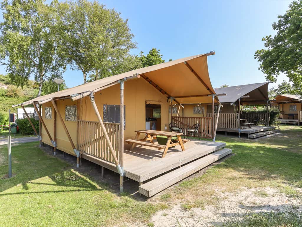 Impressie van de glamping Safaritent 4 voor 4 personen op Roompot Camping De Zandput in Vrouwenpolder