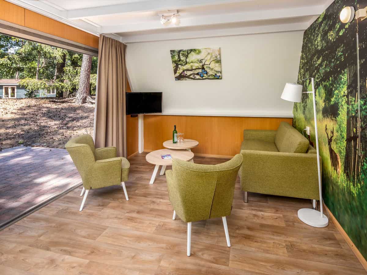 Impressie van de inrichting van bungalow W4A Comfort voor 4 personen op Roompot Bospark ‘t Wolfsven in Mierlo