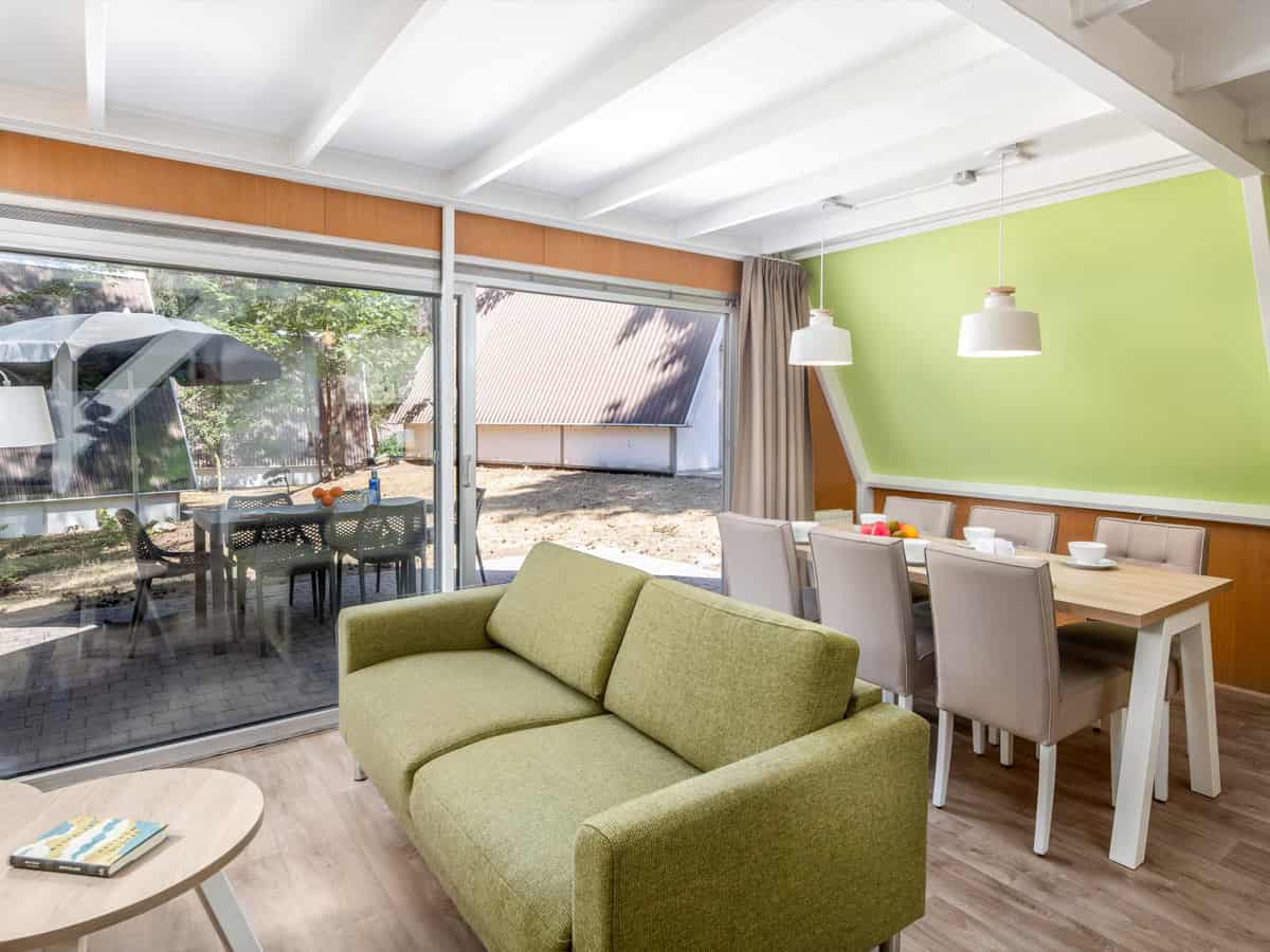 Impressie van de inrichting van bungalow W6A Comfort voor 6 personen op Roompot Bospark ‘t Wolfsven in Mierlo